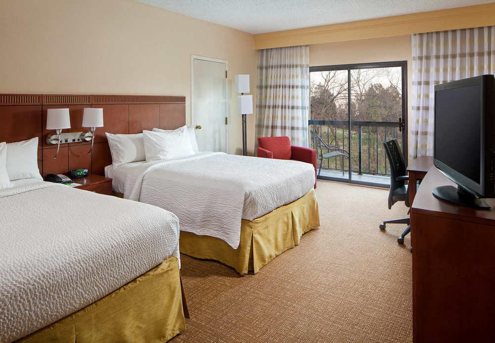 Courtyard By Marriott Airport 3*