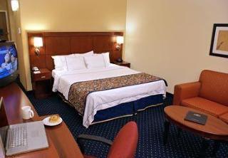 Hotel Courtyard By Marriott Airport Nashville