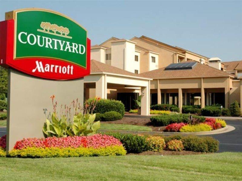 Courtyard By Marriott Airport 3*