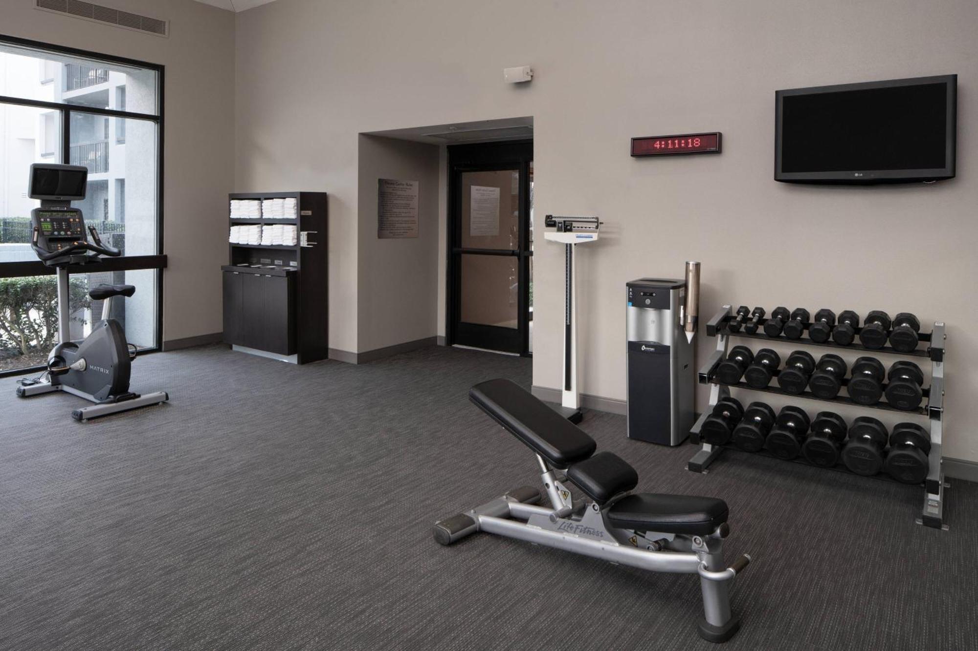 Courtyard By Marriott Airport 3*