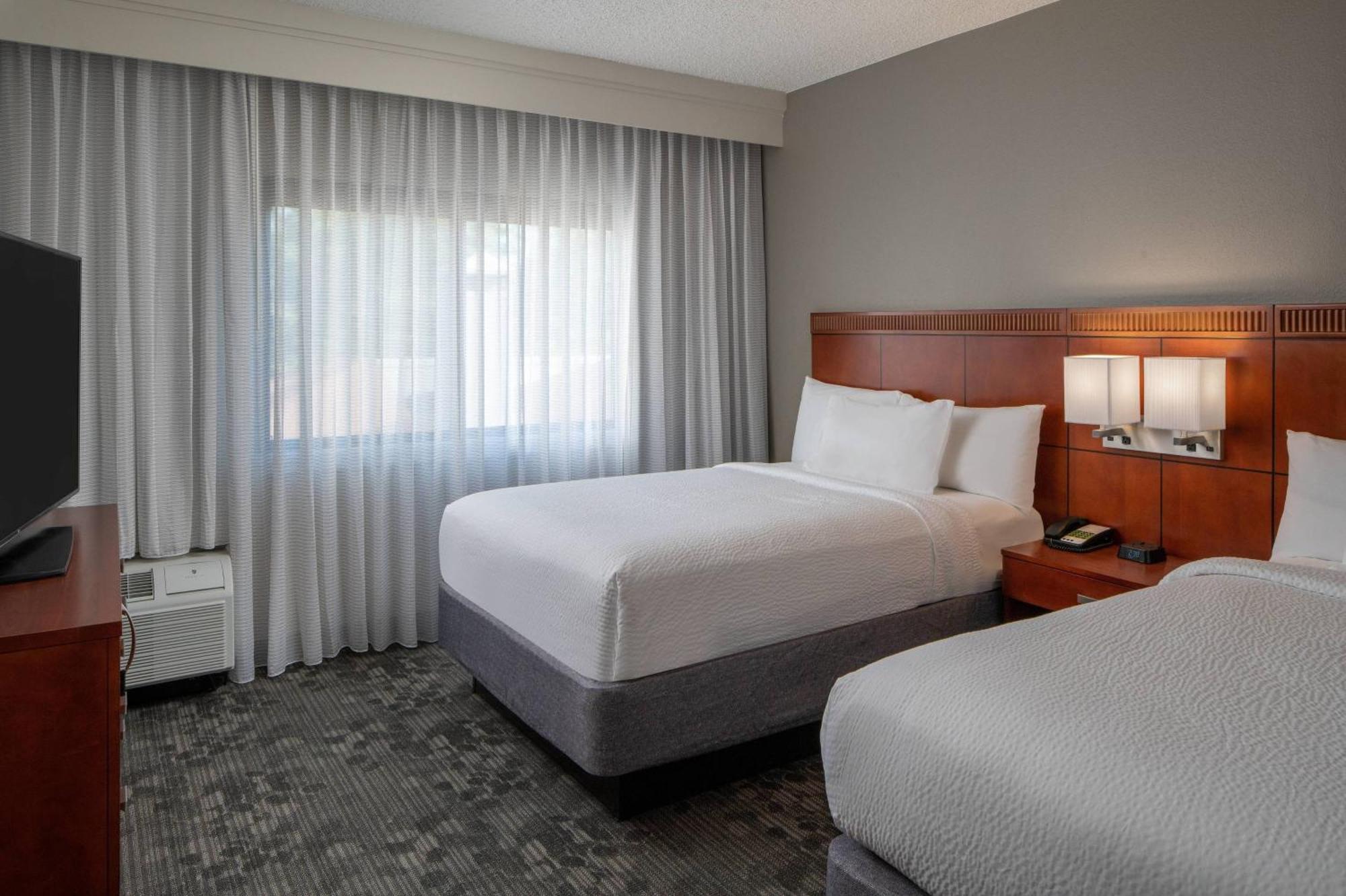 Hotel Courtyard By Marriott Airport Nashville